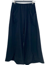 Load image into Gallery viewer, Cynthia Ashby DETAIL HEM PANT SKIP - ORIGINALLY $199
