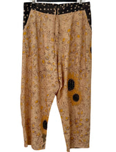 Load image into Gallery viewer, Market of Stars SUNFLOWER CROP PANT
