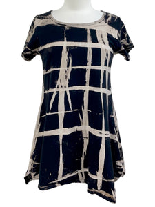 Cynthia Ashby SHORT SLEEVE GRAPHIC TUNIC - Originally $169