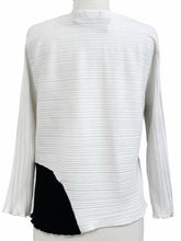 Load image into Gallery viewer, Fenini PLEAT COLORBLOCK PATCH TOP - Originally $129
